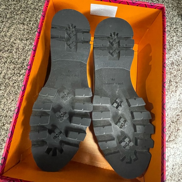 Tory Burch loafer size 8 - Picture 3 of 4